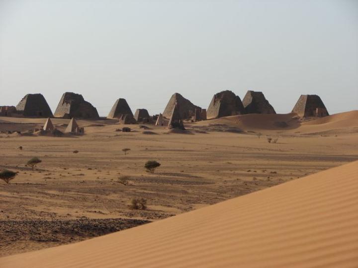 les pyramides de Méroé (nécropole royale de Begrawwiya)