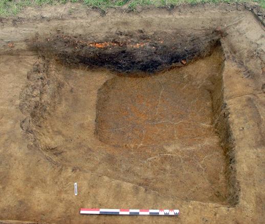 Une seule structure, Fs50, peut &ecirc;tre associ&eacute;e &agrave; l&rsquo;activit&eacute; sid&eacute;rurgique. Son niveau d&rsquo;abandon est tr&egrave;s riche en micro-d&eacute;chets magn&eacute;tiques.