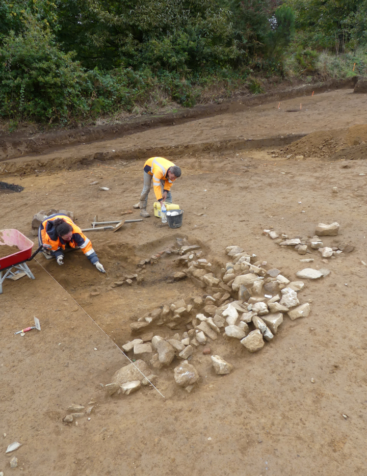 Fouille d'un b&acirc;timent antique.