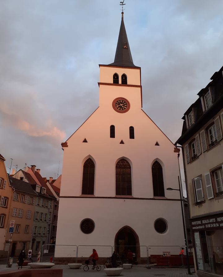 L&rsquo;&eacute;glise Saint-Guillaume, fa&ccedil;ade occidentale.