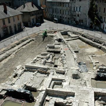 Place Henri-Dunant, Quartier des Halles