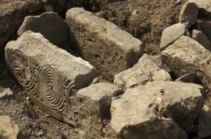 Sur la colline de Substantion &agrave; Castelnau-le-Lez, d&eacute;couverte de l'&eacute;glise m&eacute;di&eacute;vale et de son cimeti&egrave;re