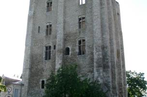 6-7-4 Tour maitresse dite « Tour César »