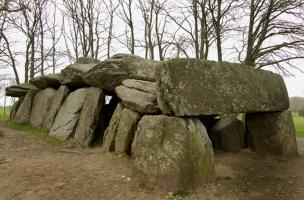 6-3-7 Dolmen breton
