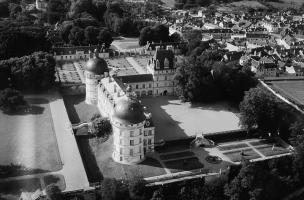 Ch&acirc;teau de Valen&ccedil;ay, cour d'honneur