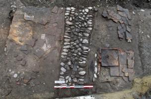 Sols et foyers du XIIe-XIIIe si&egrave;cle