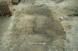 Sol de terre battue, XIIIe si&egrave;cle