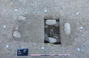 Une nécropole protohistorique à Marigny-le-Châtel, inhumations et incinérations