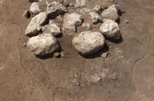  la d&eacute;couverte de tombes-b&ucirc;chers au profil in&eacute;dit en Languedoc-Roussillon